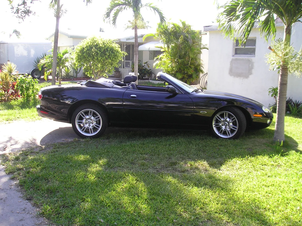 My old Jag. Loved that car. Want to buy it again!