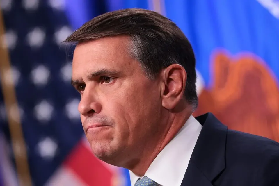 Another Corrupt Asshole in the house!